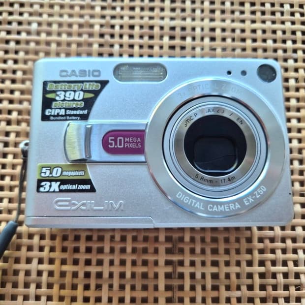 CASIO EXILIM Z50 카시오 빈티지 디지털카메라 디카
