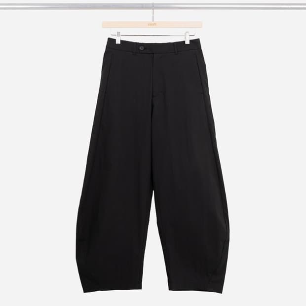 Curved Pant / Black