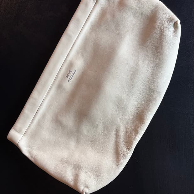 ACNE 아이보리 클러치