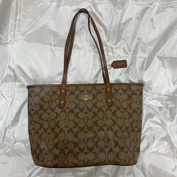 Coach vintage shoulder bag