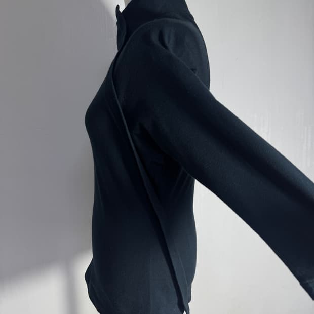 wxyz 요지야마모토 패널 디자인 모크넥 탑