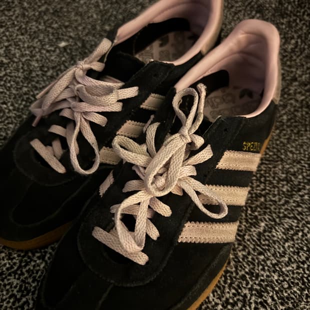 아디다스 스페지알 검정 핑크 스웨이드 운동화