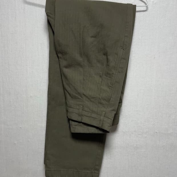 (새제품) Noah 노아 트윌 올리브 더블 플리츠 팬츠