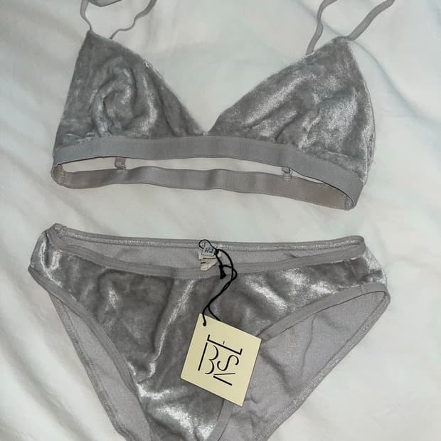 *해외출국으로 판매중단예정* 베이스레인지 미시시피 벨벳 브라렛 세트