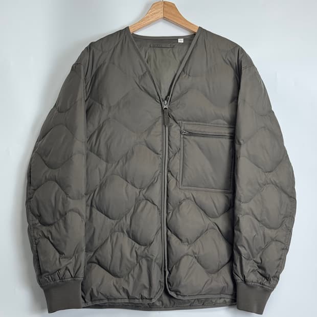 유니클로U 재팬 한정 리사이클링 경량 다운 패딩 카키 L