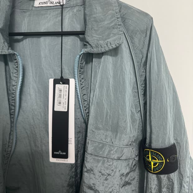 스톤 아일랜드 나일론 메탈 가먼트 다이드 패커블 오버셔츠 아쿠