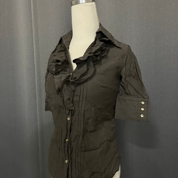 세실맥비 프릴반팔 블라우스