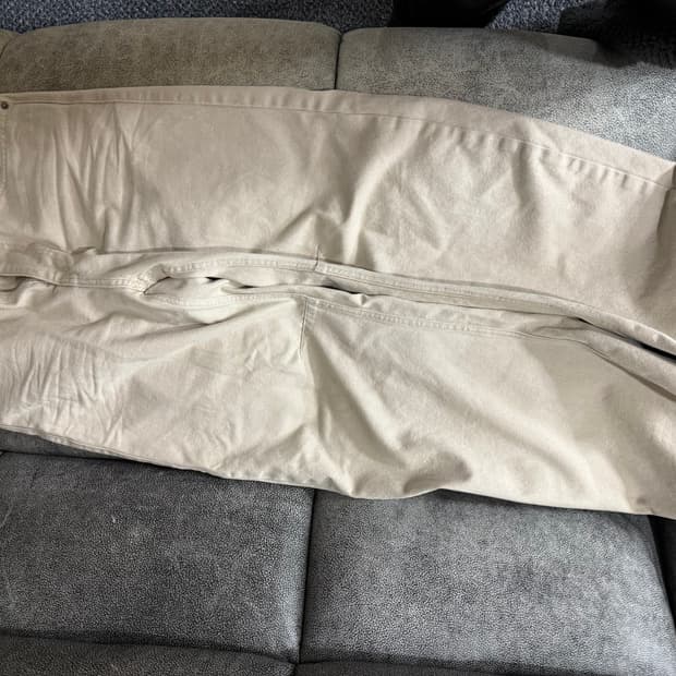 쿠어 엠보 워시드 딥 커브드 데님 팬츠 크림 베이지