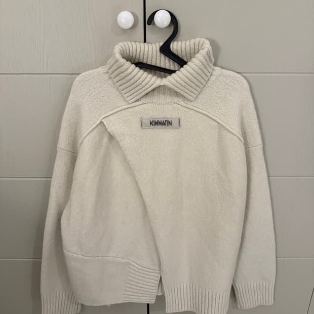 (W) 마뗑킴 폴라 니트