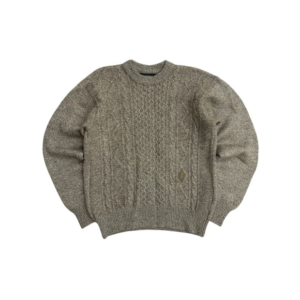 입생로랑 YSL 패치 로고 케이블 니트 95 m