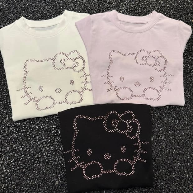 키티 y2k 스타일 큐빅 크롭티