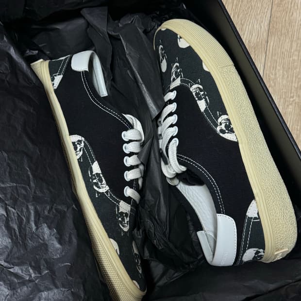 생로랑 스컬 운동화  255사이즈 판매