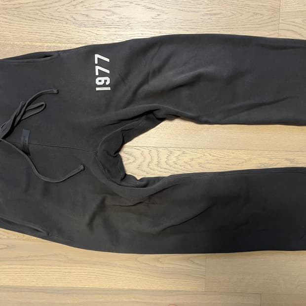 피오갓 에센셜 1977 아이언 스웨트팬츠(xs)