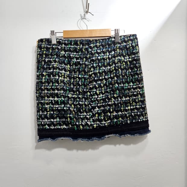 McGinn 트위드 미니스커트 밑단 데님 포인트