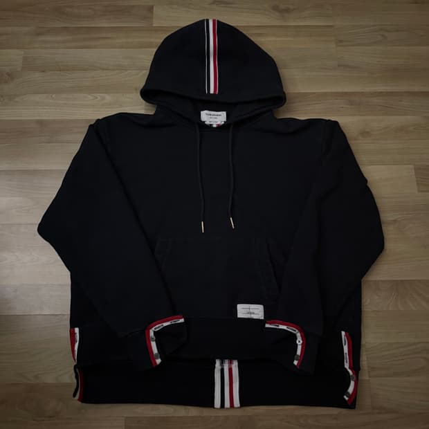 톰브라운 백삼선 후드티 5size(100~105)