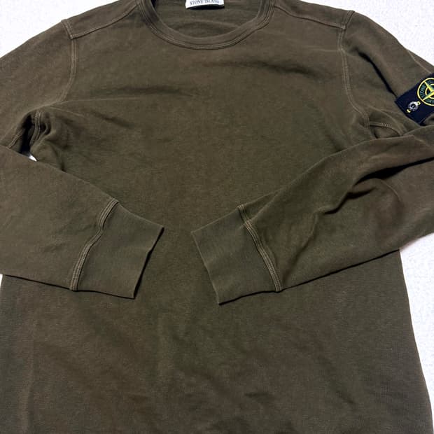 정품 스톤아일랜드 카키 맨투맨