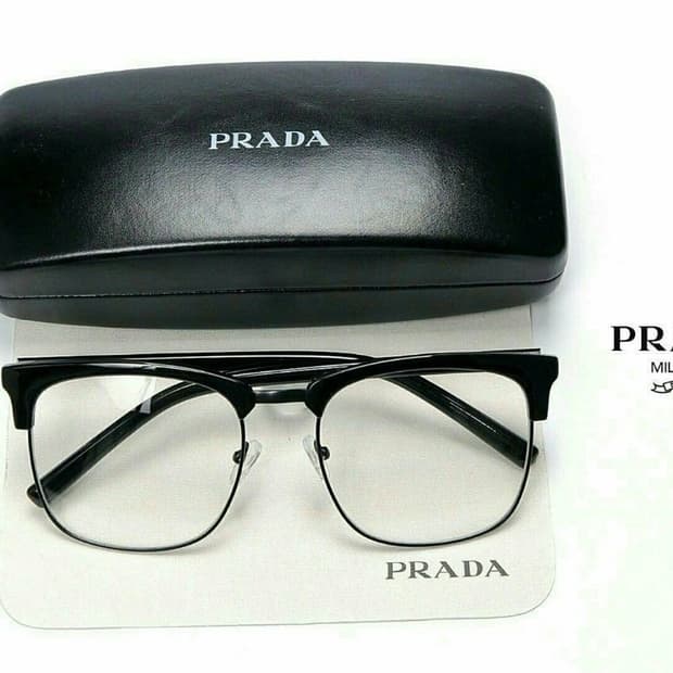 프라다 반뿔테안경

