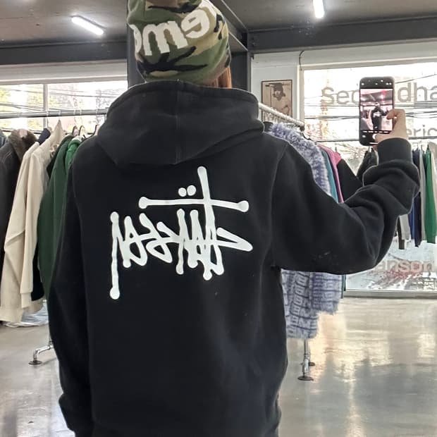 스투시 베이직 백로고 후드티