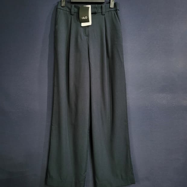 엣지 핀턱 와이드핏 팬츠(새상품)