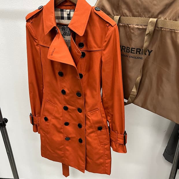 여) 버버리 오렌지 트렌치코트