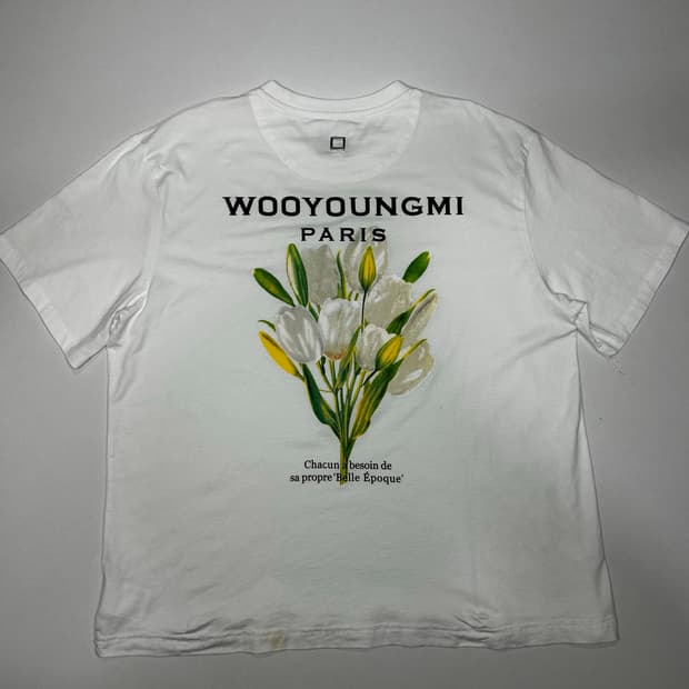 우영미 파리 반팔티 화이트 꽃 프린팅
