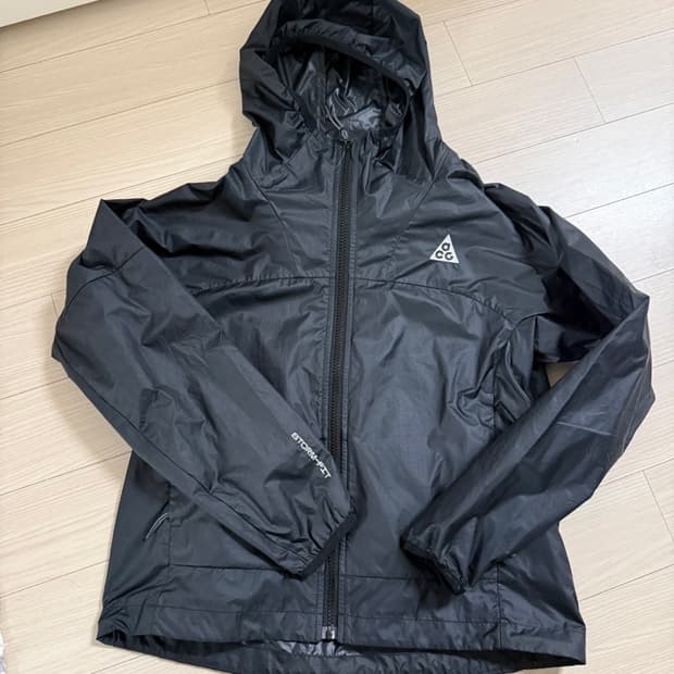 나이키 ACG 여성 바람막이 자켓 M사이즈