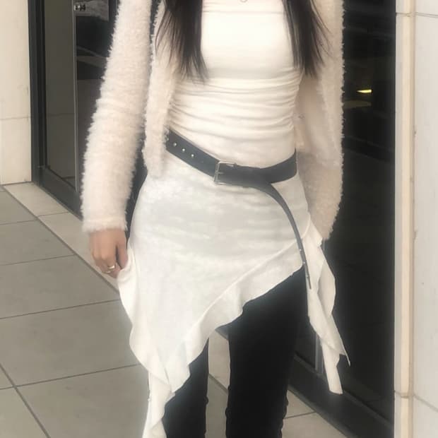 Soft unbalance ops 언발란스 프릴 원피스