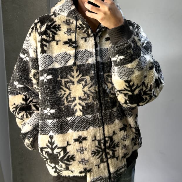 피코 스노우플레이크 에스닉 헤비 플리스 자켓