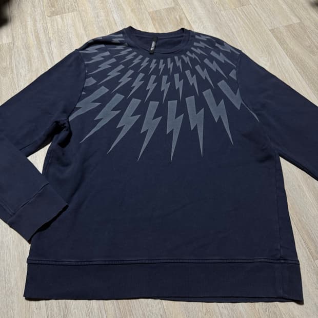 닐바렛 번개 맨투맨 XL