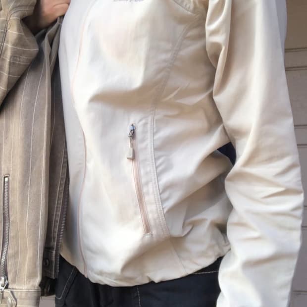 몽벨 아이보리 여성 바람막이