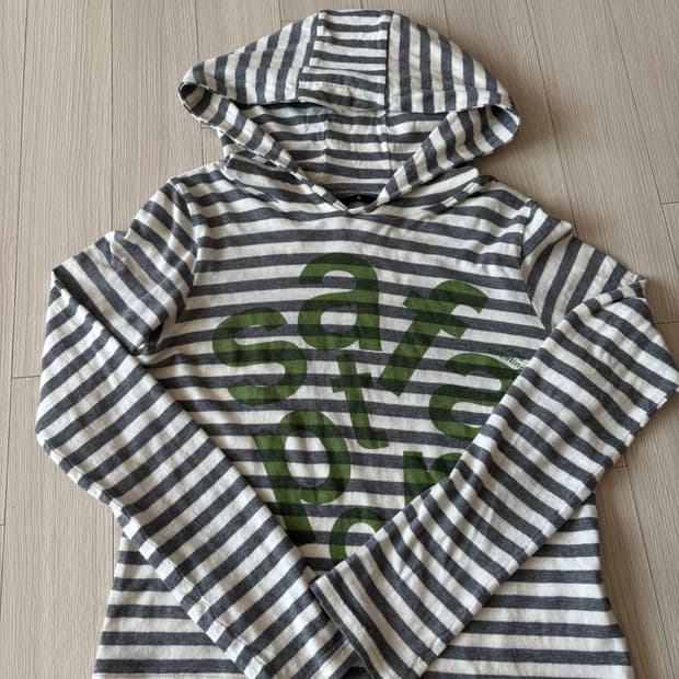 1/2 Ticketing Stripe Border Hoodie Gray