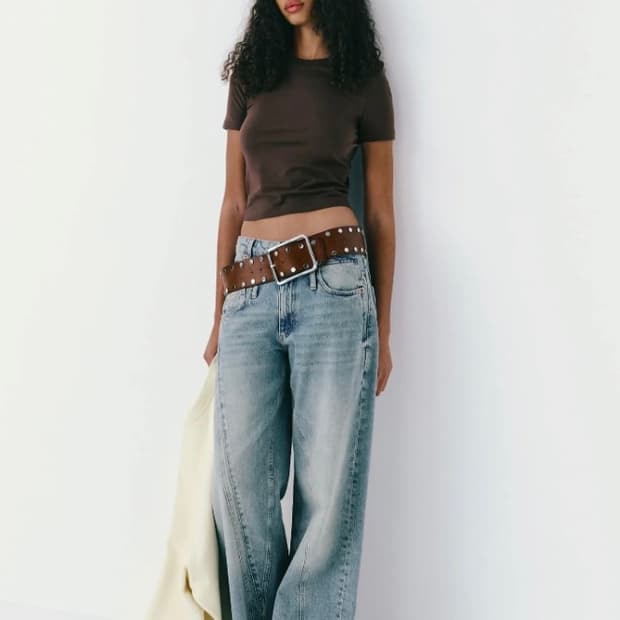 자라 Asymmetric Frayed Jean