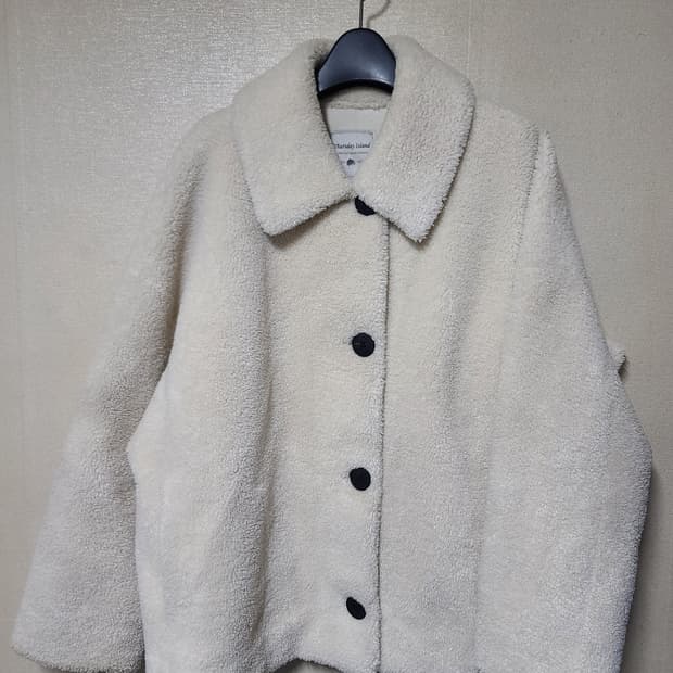 써스데이아일랜드 오버핏 보아 무스탕