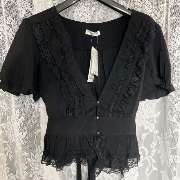 엑시즈팜 블랙 레이스 블라우스