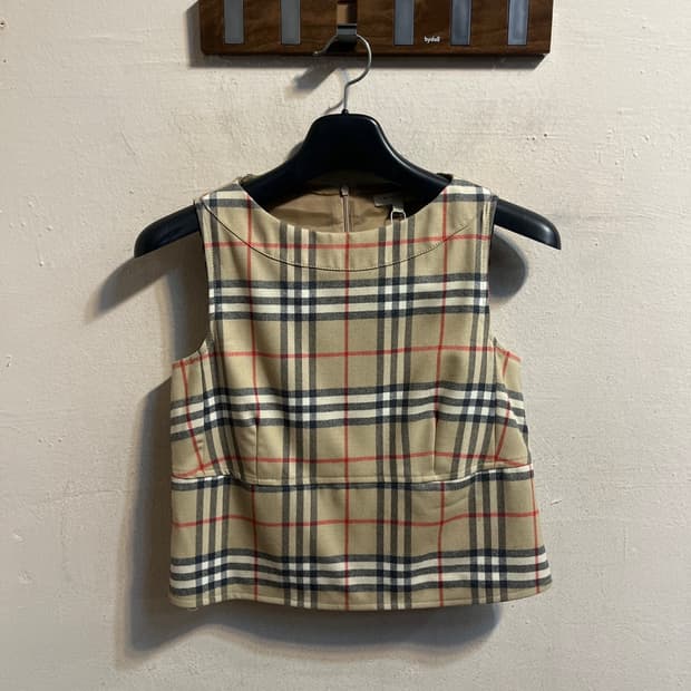 버버리 노바 체크 슬리브리스 탑