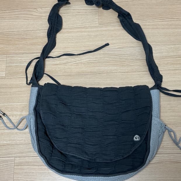 코이세이오 퀄티드 크로스백 QUILTED CROSS BAG 