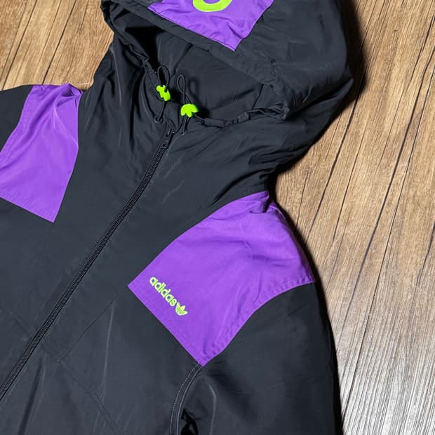 아디다스 일본판 블랙 퍼플 그린 패딩 후드 자켓
