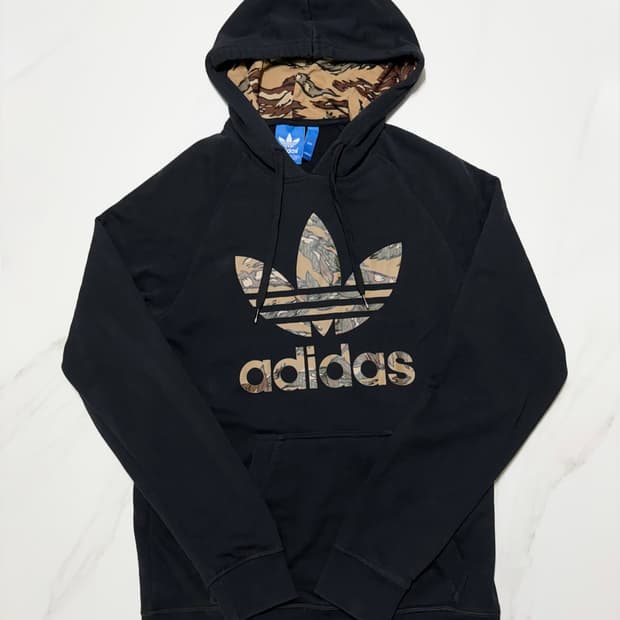 아디다스 파이어버드 시티 카모 후드티