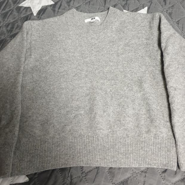 유니클로 프리미엄 램스울100% 크롭 니트 스웨터 그레이 (M)