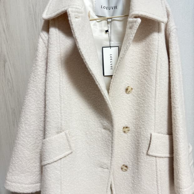 루에브르 알파카 부클 코트 버터 크림색