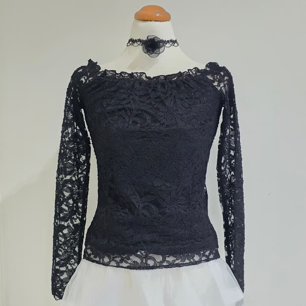 블랙양지뢰 레이스 오프숄더 블라우스