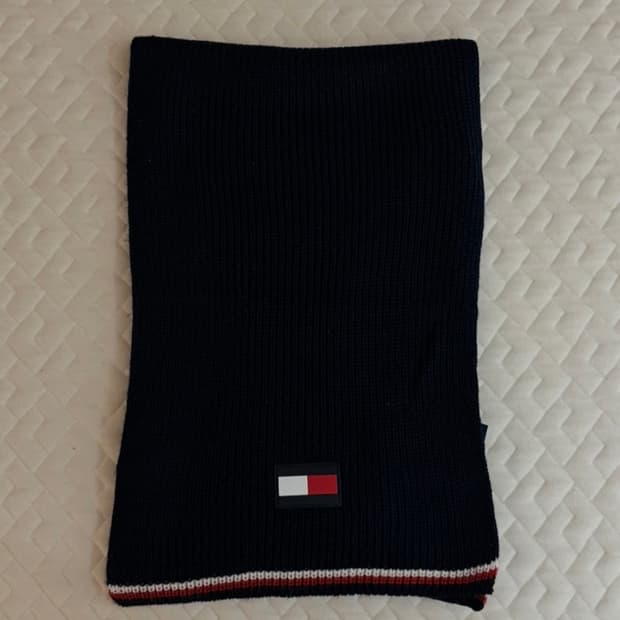 타미힐피거 네이비 니트 머플러