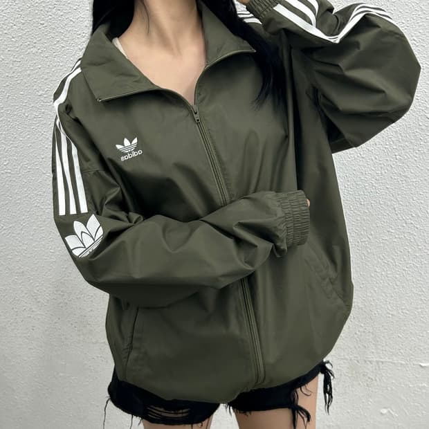 아디다스 화이트라인 카키 바람막이 2XL