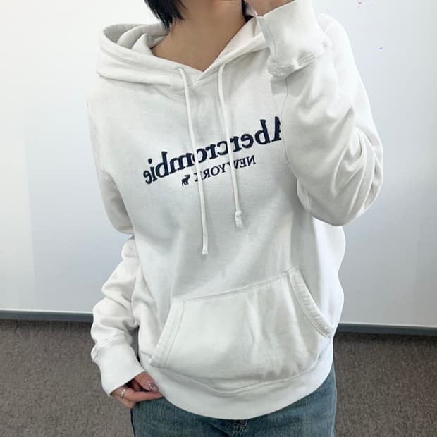 Abercrombie 아베크롬비 다크네이비 로고 화이트 후드티 
