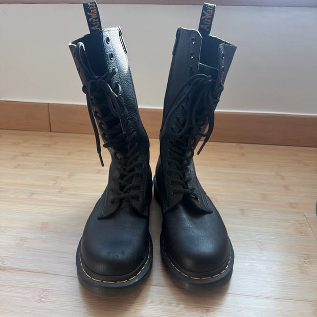 닥터마틴 14홀 부츠