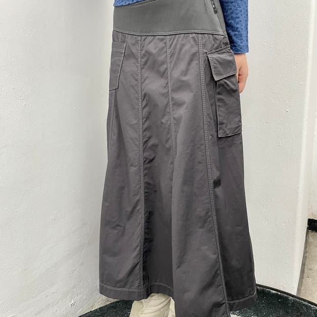 차콜 스티치 포켓 롱스커트