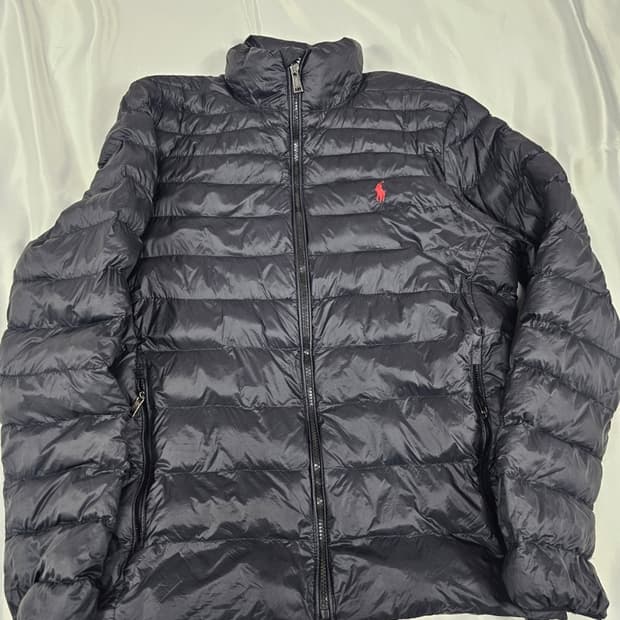폴로경량패딩