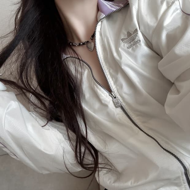 아디다스 올드스쿨 라벤더 화이트 바람막이 (데상트 라인) 
