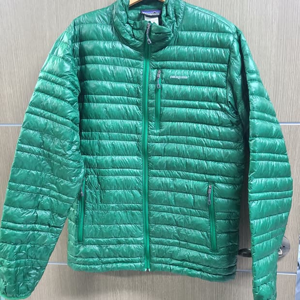 파타고니아 그린 색상 경량 패딩 자켓
