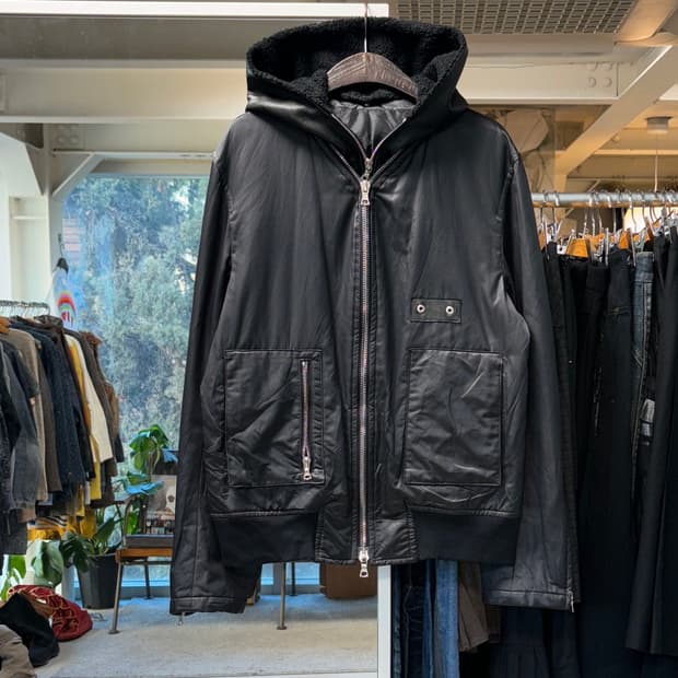 아티잔 레더 후드 레이어드 자켓